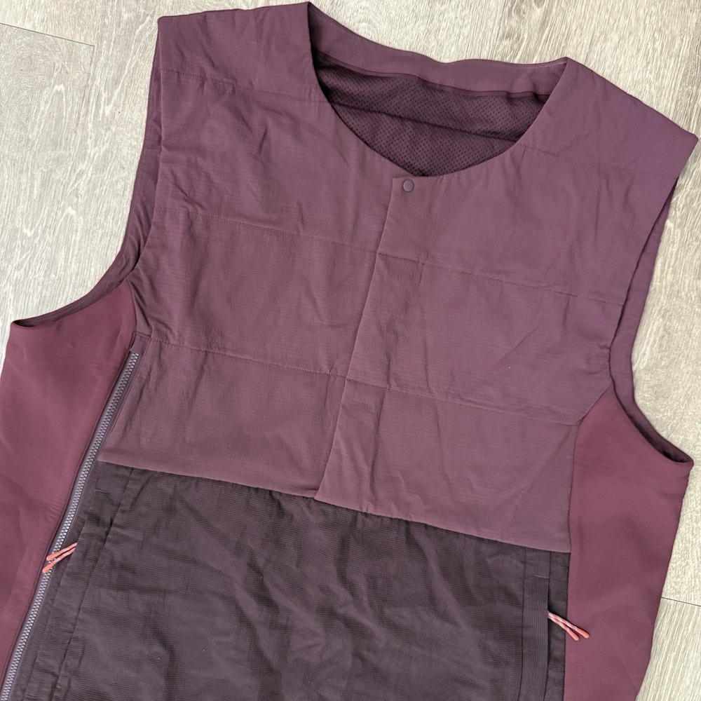 Lululemon Insulated Hiking Vest Puffer Pullover Mens L Dark Burgundy Performance